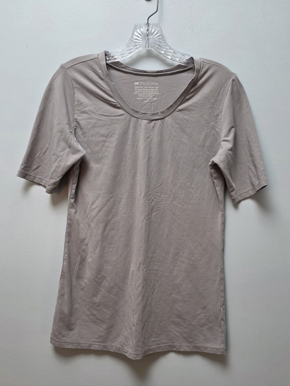 DE COLLECTION | Half Sleeve Tee, Sz. L